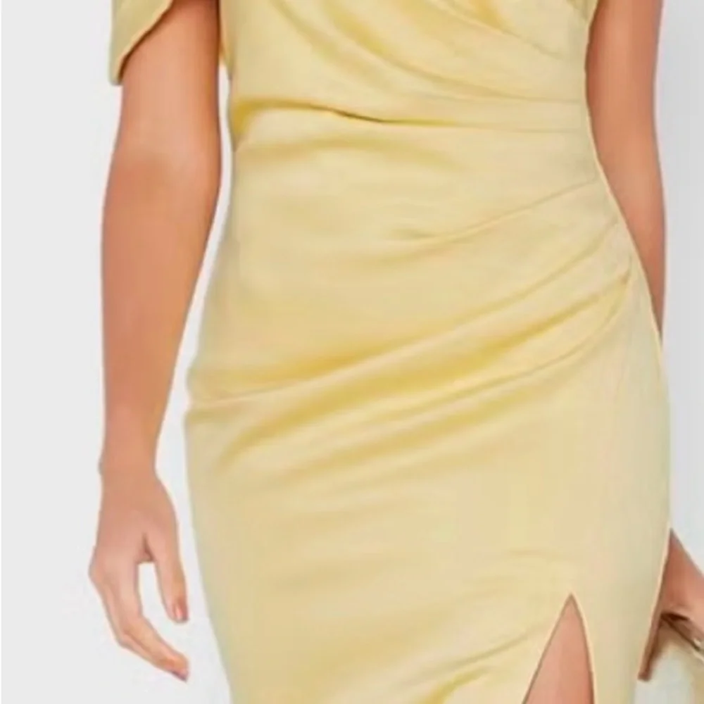 Elegant Yellow Dress lavish Alice - Picture 2 of 6